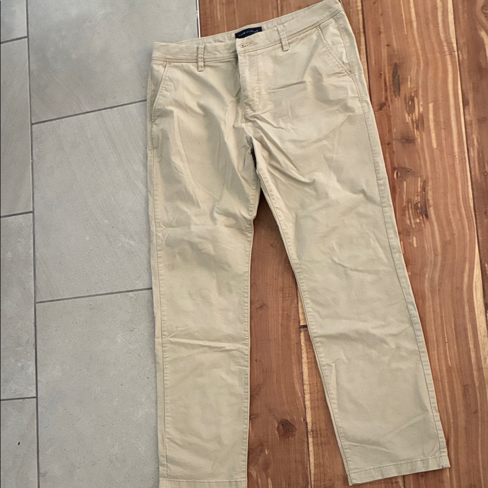 Aeropostale Men's Khaki Chinos